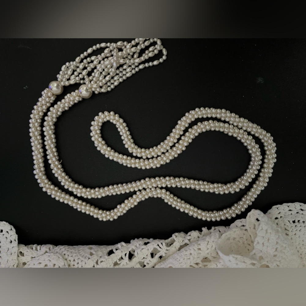 Vintage  White faux Pearl Long Necklace in 20s style